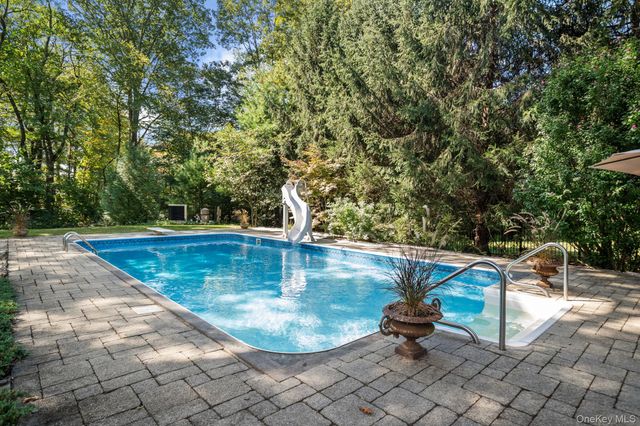 6 Ridge Circle, Mahopac, NY 10541