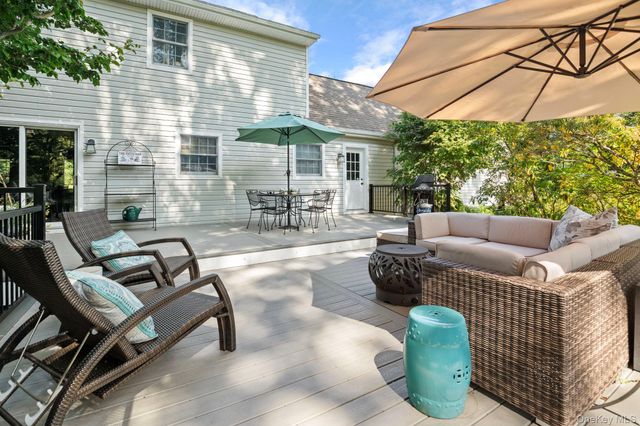 6 Ridge Circle, Mahopac, NY 10541