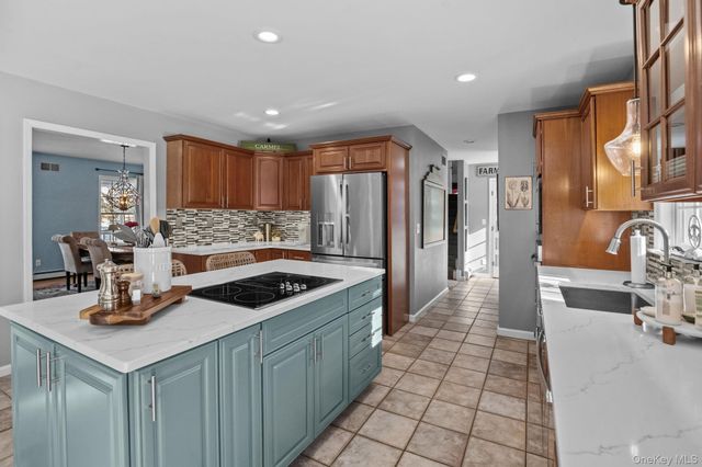 6 Ridge Circle, Mahopac, NY 10541