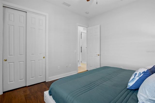 5013 HANGING MOSS LANE, Sarasota, FL 34238