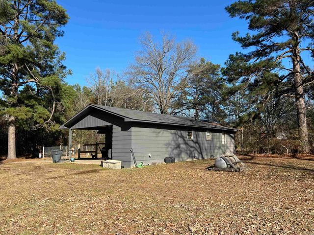 952 Addison Road, Star City, AR 72667