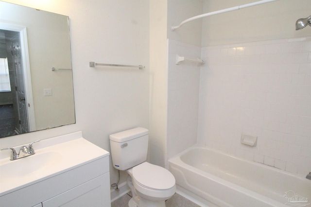 2340 Shoal Creek Dr, Pensacola, FL 32514