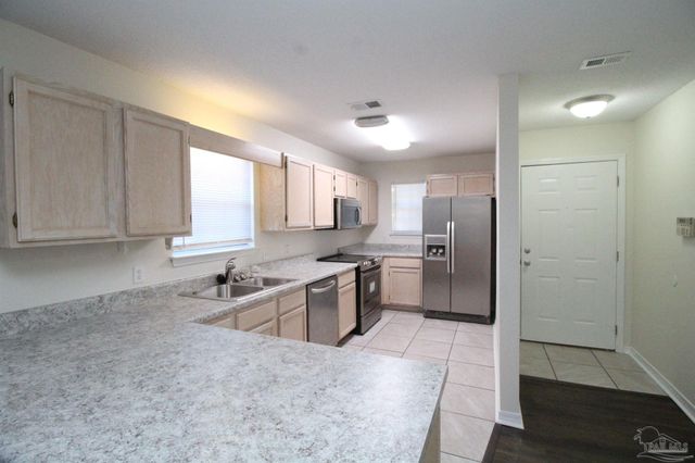 2340 Shoal Creek Dr, Pensacola, FL 32514