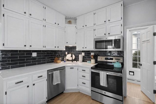 118 E Van Buren STREET, Port Washington, WI 53074