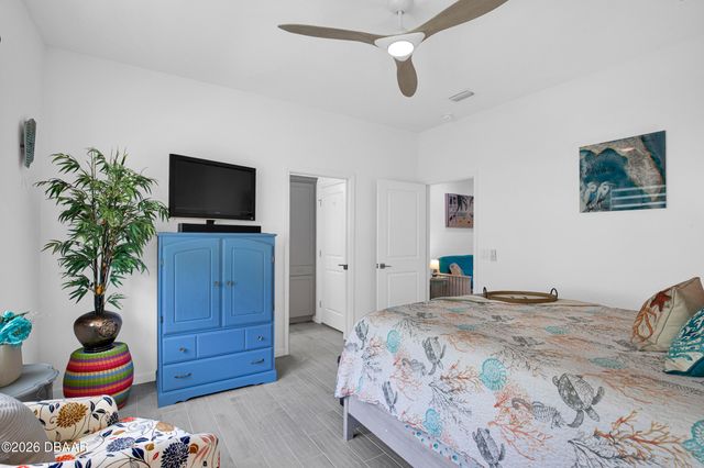 710 Coral Reef Way, Daytona Beach, FL 32124
