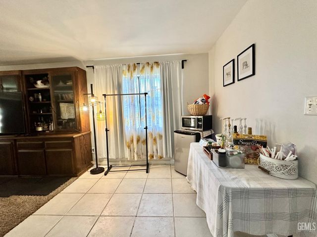 6601 Chelan Court, Bakersfield, CA 93309