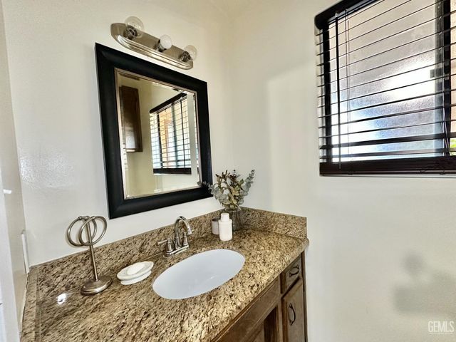 6601 Chelan Court, Bakersfield, CA 93309