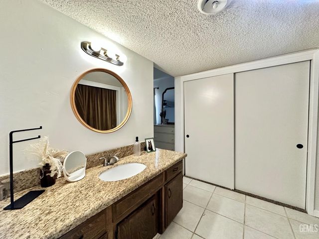 6601 Chelan Court, Bakersfield, CA 93309