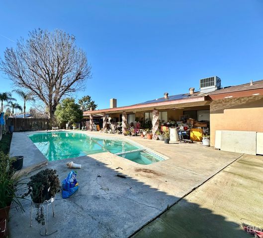 6601 Chelan Court, Bakersfield, CA 93309