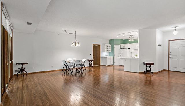 5985 Rowland Road 308, Minnetonka, MN 55343