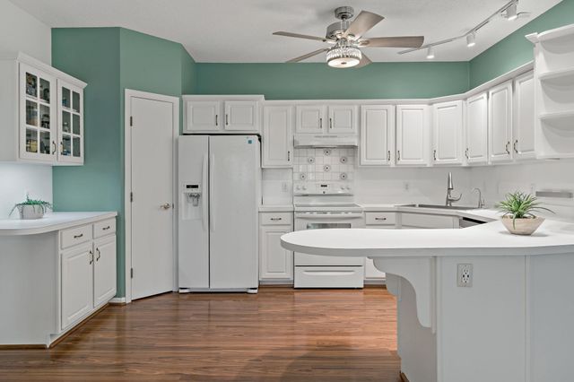 5985 Rowland Road 308, Minnetonka, MN 55343