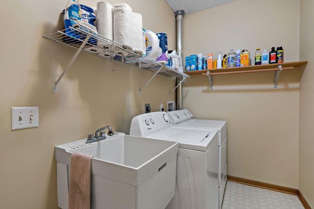 5985 Rowland Road 308, Minnetonka, MN 55343