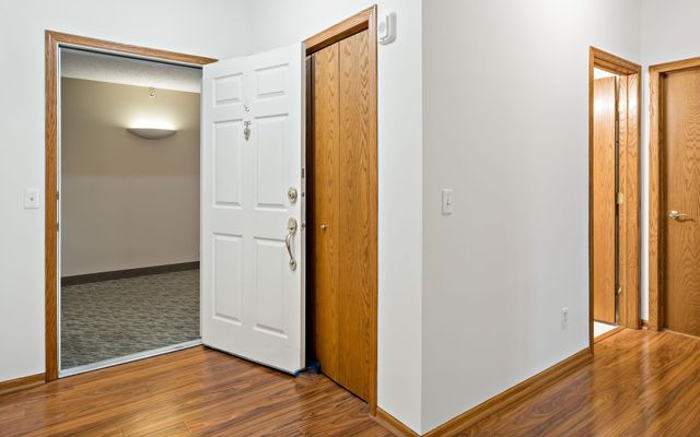 5985 Rowland Road 308, Minnetonka, MN 55343