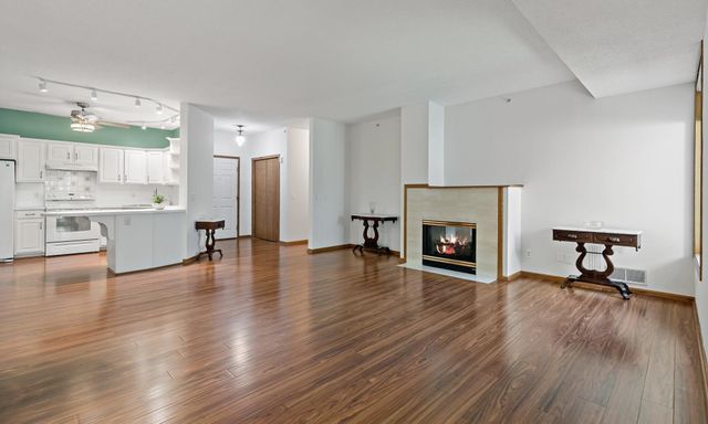 5985 Rowland Road 308, Minnetonka, MN 55343