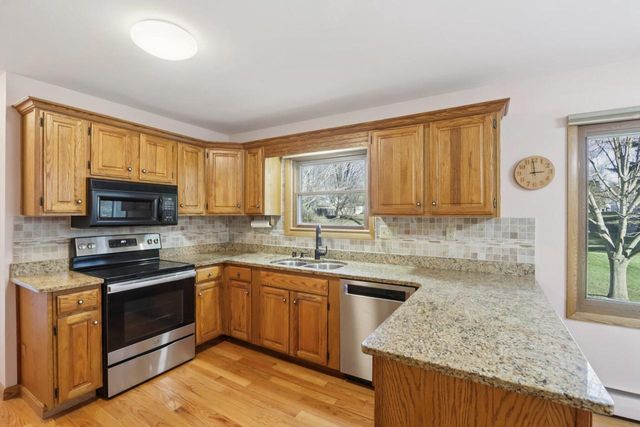 1018 S Ferry DRIVE, Lake Mills, WI 53551