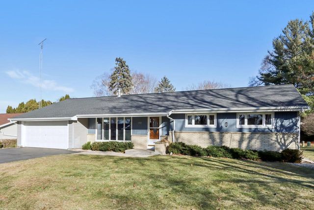 1018 S Ferry DRIVE, Lake Mills, WI 53551
