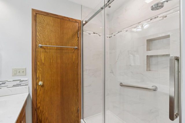 1018 S Ferry DRIVE, Lake Mills, WI 53551