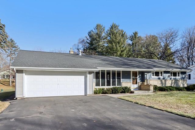 1018 S Ferry DRIVE, Lake Mills, WI 53551