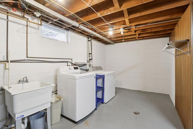 1018 S Ferry DRIVE, Lake Mills, WI 53551