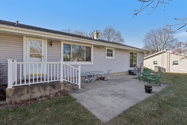 1018 S Ferry DRIVE, Lake Mills, WI 53551