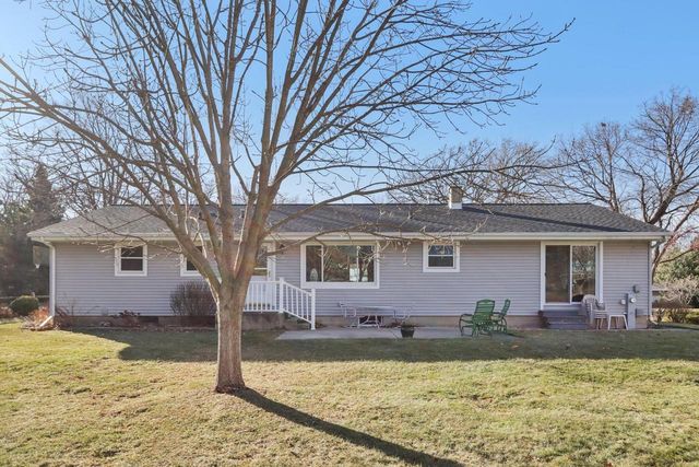 1018 S Ferry DRIVE, Lake Mills, WI 53551