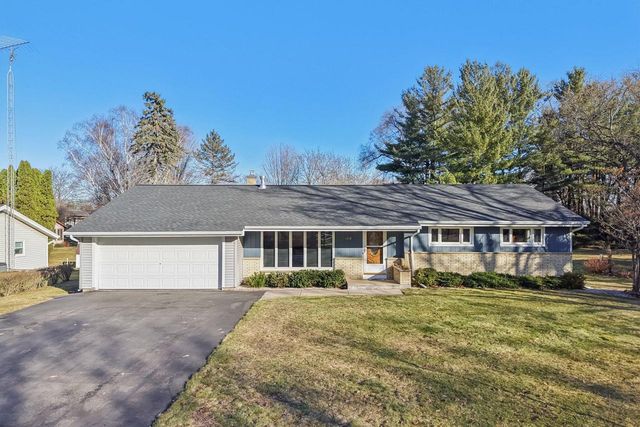 1018 S Ferry DRIVE, Lake Mills, WI 53551