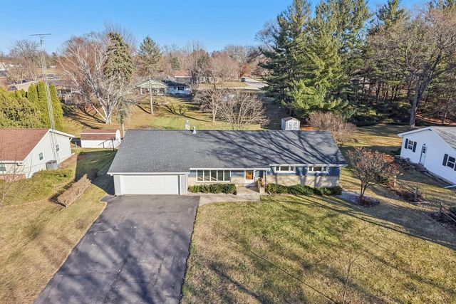 1018 S Ferry DRIVE, Lake Mills, WI 53551