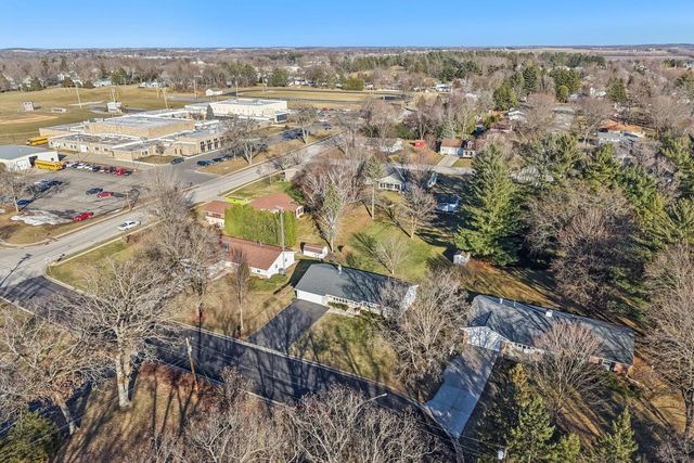 1018 S Ferry DRIVE, Lake Mills, WI 53551