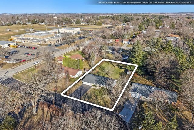 1018 S Ferry DRIVE, Lake Mills, WI 53551