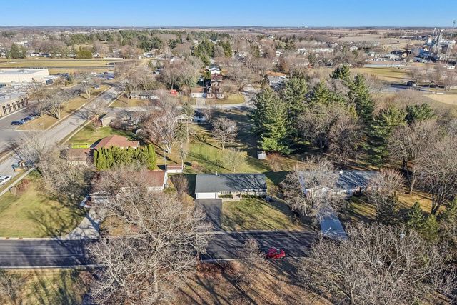 1018 S Ferry DRIVE, Lake Mills, WI 53551