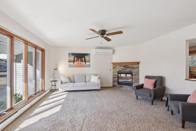 1018 S Ferry DRIVE, Lake Mills, WI 53551