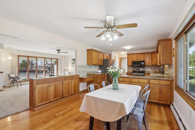 1018 S Ferry DRIVE, Lake Mills, WI 53551