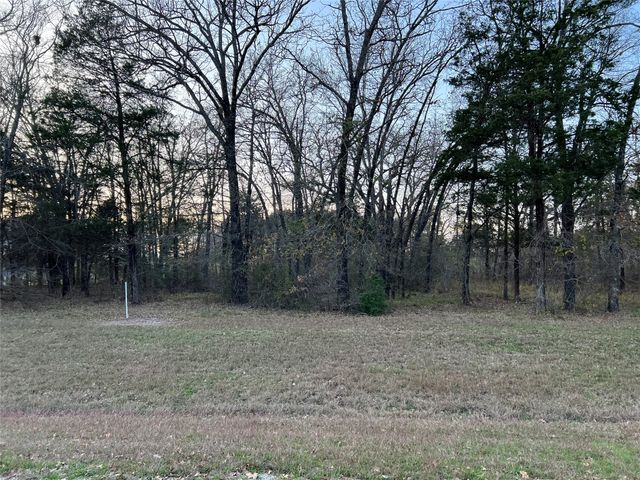 442 Waters Edge Drive, Corsicana, TX 75109