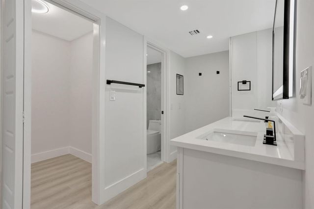 3505 Oaks Way 204, Pompano Beach, FL 33069