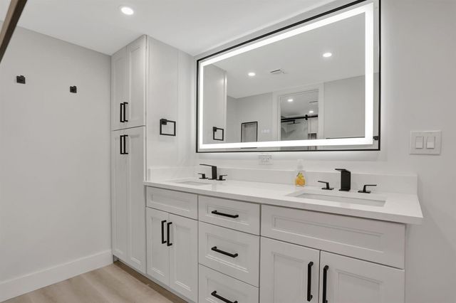 3505 Oaks Way 204, Pompano Beach, FL 33069