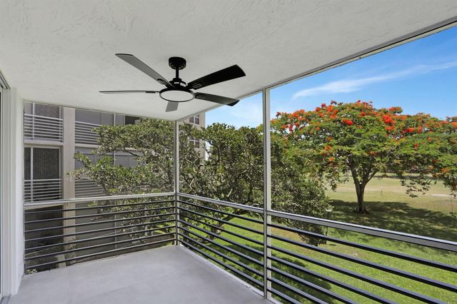 3505 Oaks Way 204, Pompano Beach, FL 33069