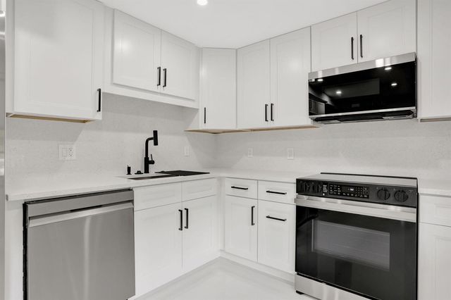 3505 Oaks Way 204, Pompano Beach, FL 33069