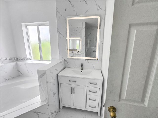 15843 SW 139th St, Miami, FL 33196