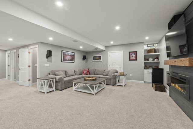 2896 Sandycombe Drive, New Albany, OH 43054