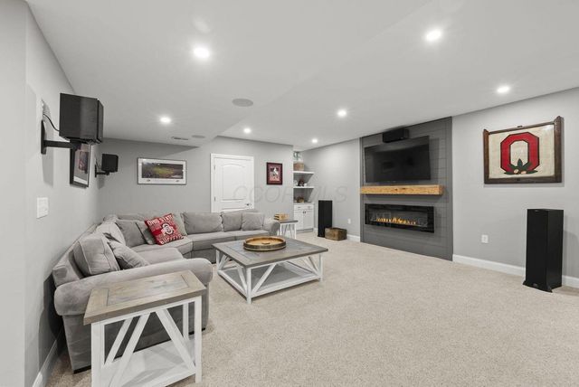 2896 Sandycombe Drive, New Albany, OH 43054