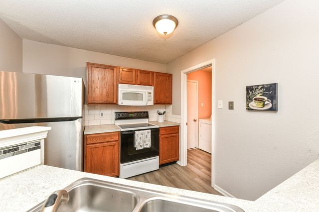 16808 Aulton Drive, Noblesville, IN 46060