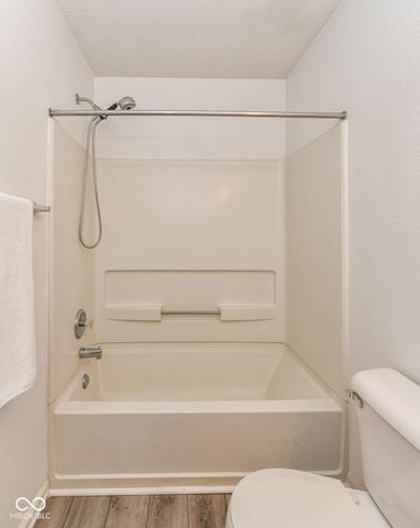 16808 Aulton Drive, Noblesville, IN 46060