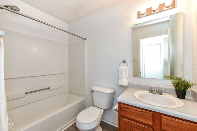 16808 Aulton Drive, Noblesville, IN 46060