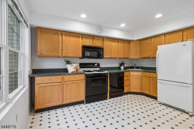 9 Paula Way Ondo, Berkeley Heights Twp., NJ 07922