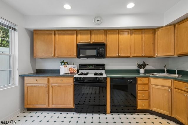 9 Paula Way Ondo, Berkeley Heights Twp., NJ 07922