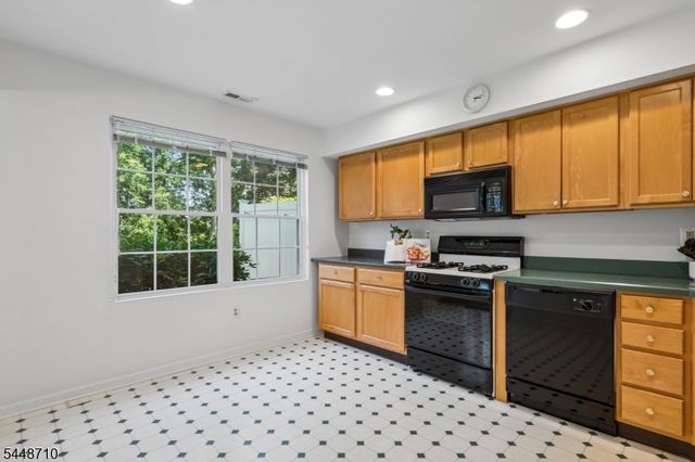 9 Paula Way Ondo, Berkeley Heights Twp., NJ 07922