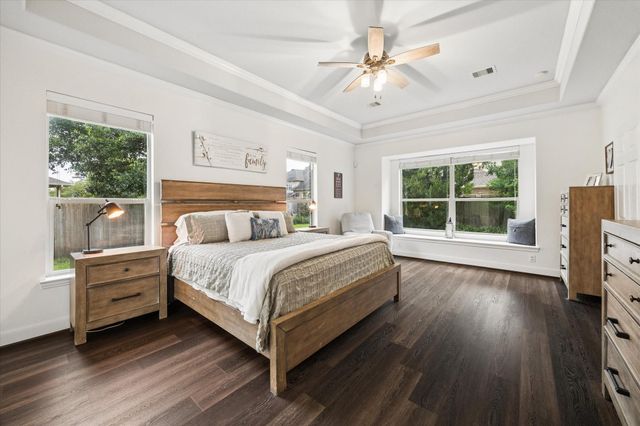 26 S Pinto Point Circle, The Woodlands, TX 77389