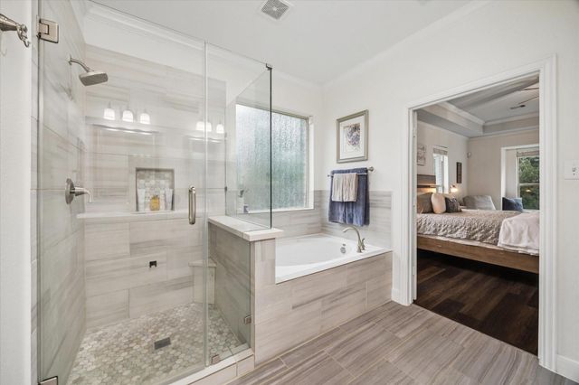 26 S Pinto Point Circle, The Woodlands, TX 77389