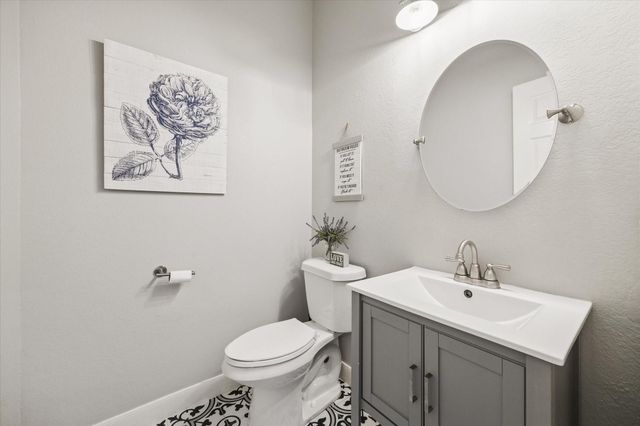 26 S Pinto Point Circle, The Woodlands, TX 77389