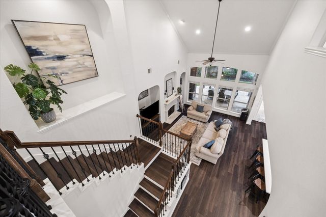 26 S Pinto Point Circle, The Woodlands, TX 77389